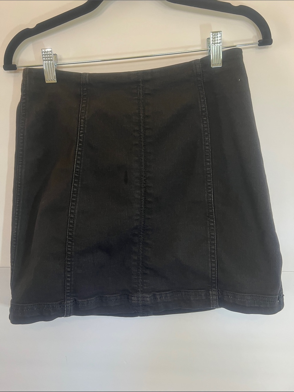 Free People Women's size 8 Classic Black Denim Mini Skirt with Panel Seams